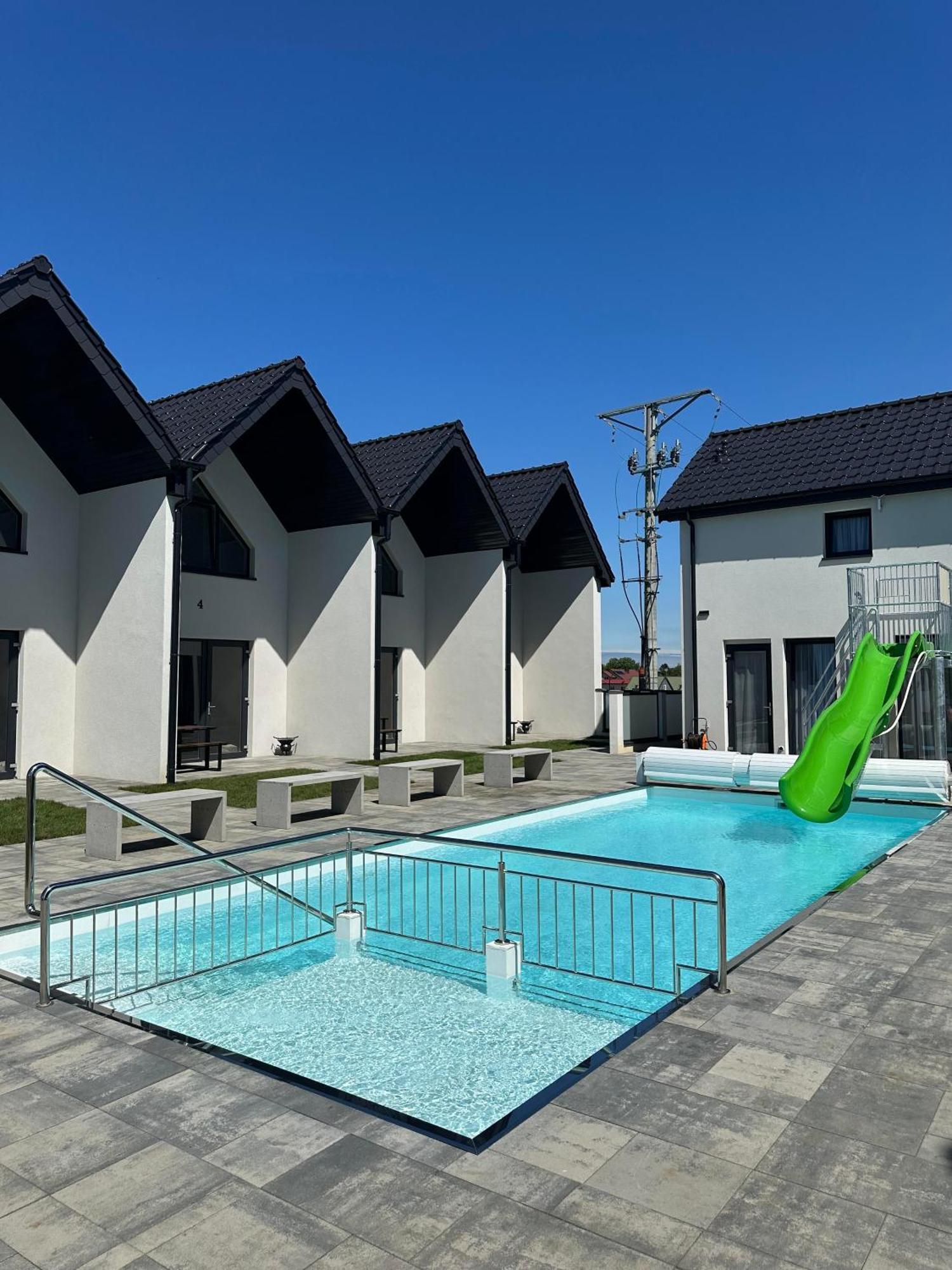 Domki Aurora Klimatyzowane, Z Podgrzewanym Basenem I Zjezdzalnia Wodna Rewal Exterior photo